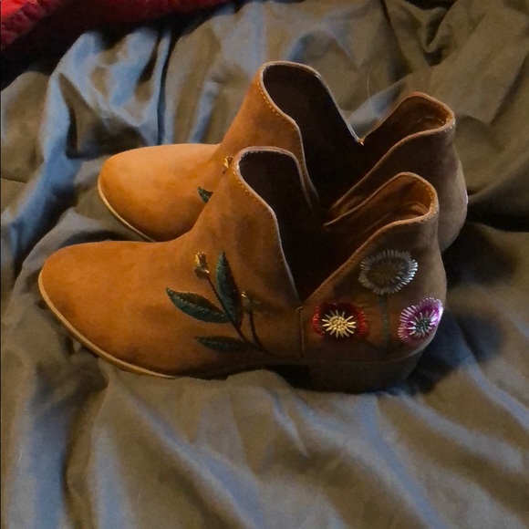 Short boot - Picture 3 of 6